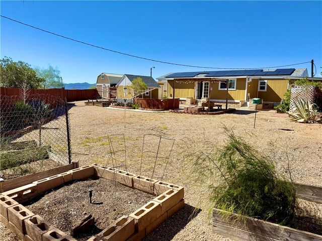 3720 N Hope Road, Golden Valley, AZ 86413