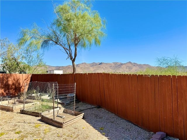 3720 N Hope Road, Golden Valley, AZ 86413