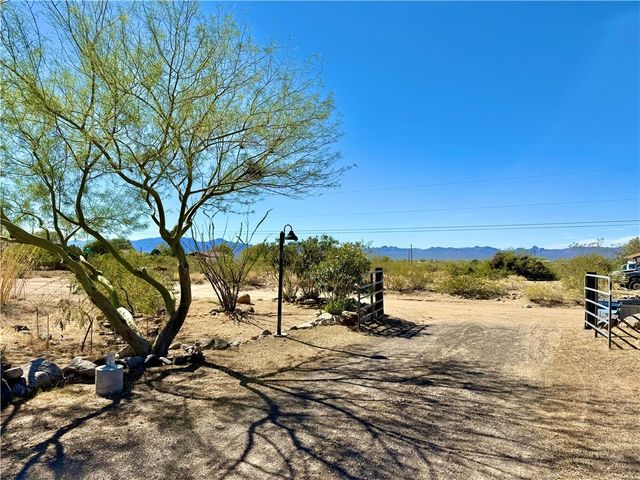 3720 N Hope Road, Golden Valley, AZ 86413