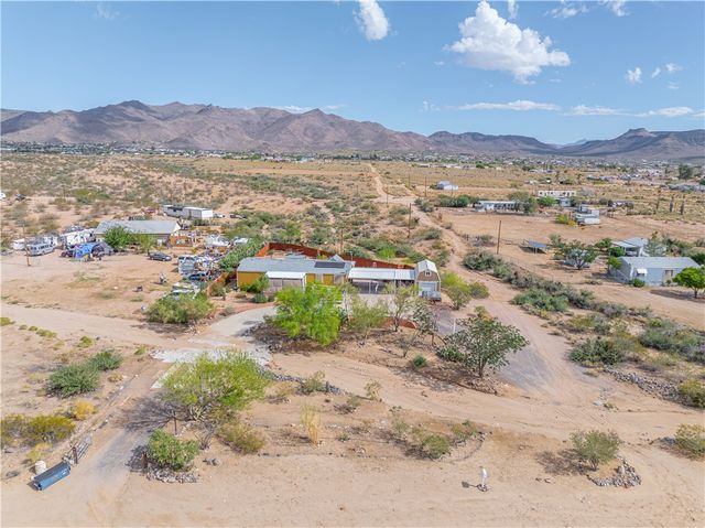 3720 N Hope Road, Golden Valley, AZ 86413