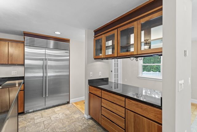 2 Cummings Road, Merrimack, NH 03054