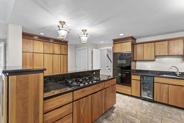 2 Cummings Road, Merrimack, NH 03054