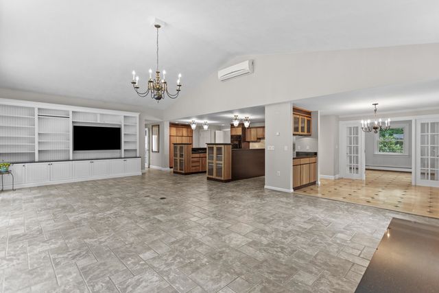 2 Cummings Road, Merrimack, NH 03054