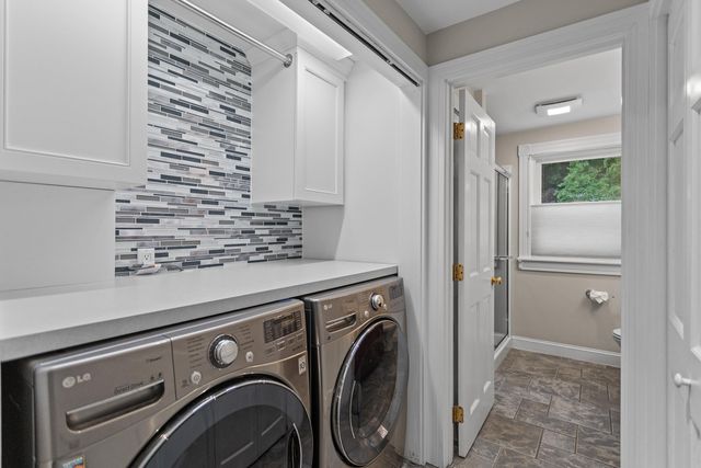 2 Cummings Road, Merrimack, NH 03054