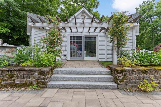 2 Cummings Road, Merrimack, NH 03054