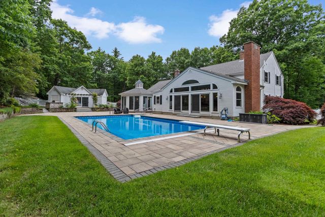 2 Cummings Road, Merrimack, NH 03054