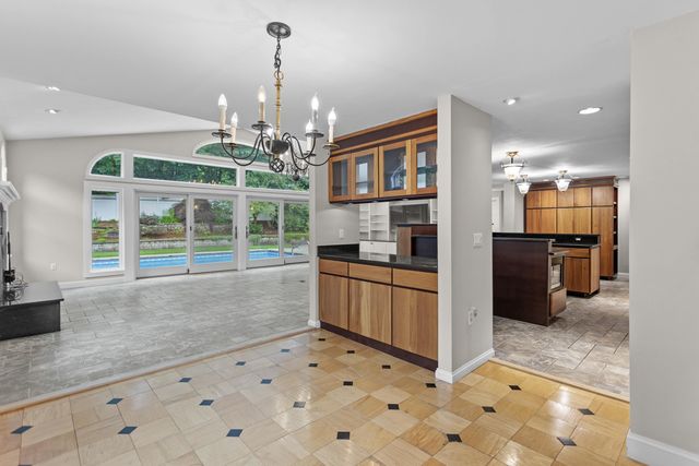 2 Cummings Road, Merrimack, NH 03054