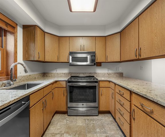 651 N 5th Avenue, Ann Arbor, MI 48104