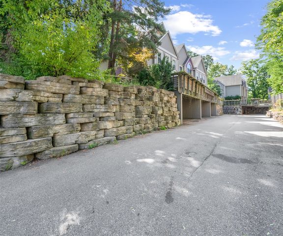 651 N 5th Avenue, Ann Arbor, MI 48104