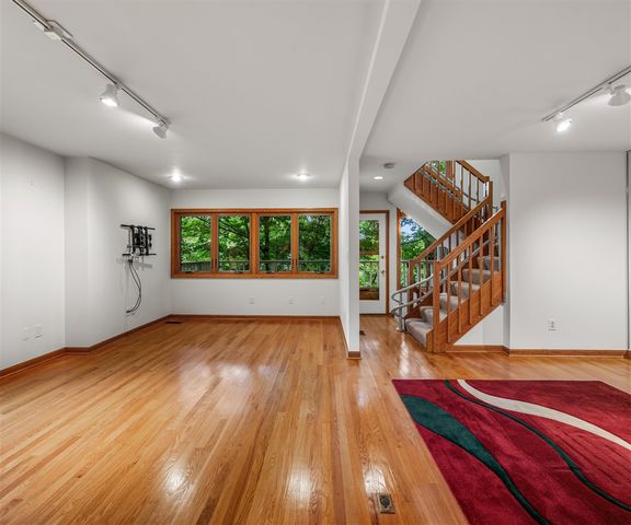 651 N 5th Avenue, Ann Arbor, MI 48104