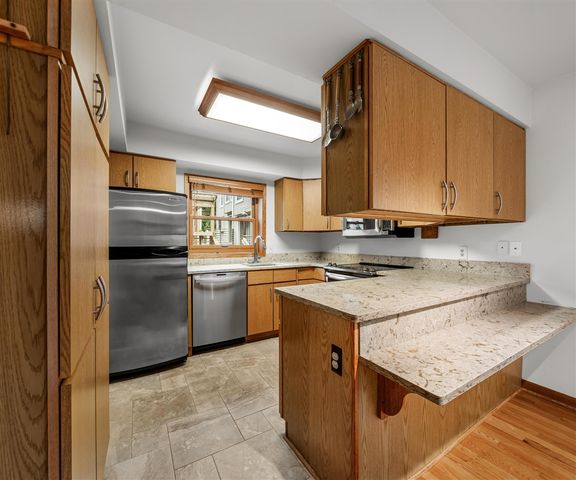 651 N 5th Avenue, Ann Arbor, MI 48104