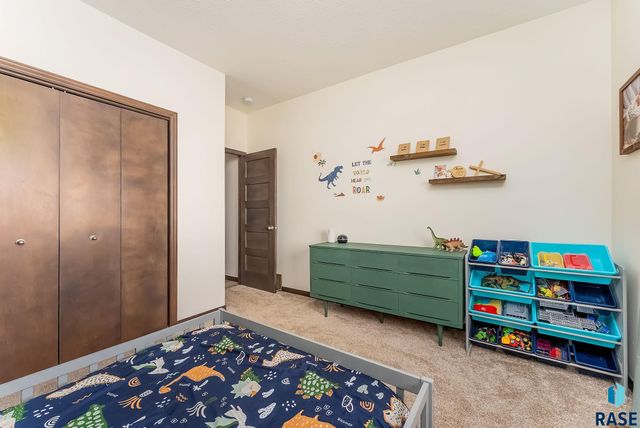 9520 W Keyrell Cir Circle, Sioux Falls, SD 57106