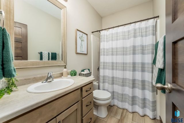 9520 W Keyrell Cir Circle, Sioux Falls, SD 57106