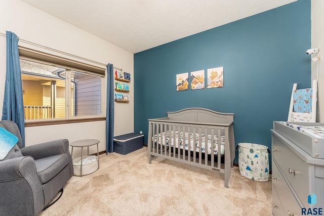 9520 W Keyrell Cir Circle, Sioux Falls, SD 57106