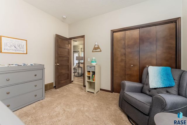 9520 W Keyrell Cir Circle, Sioux Falls, SD 57106