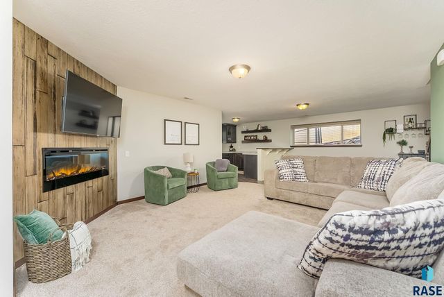 9520 W Keyrell Cir Circle, Sioux Falls, SD 57106