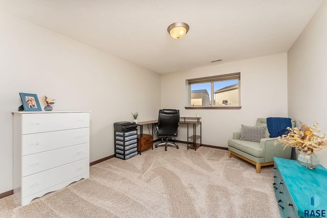 9520 W Keyrell Cir Circle, Sioux Falls, SD 57106