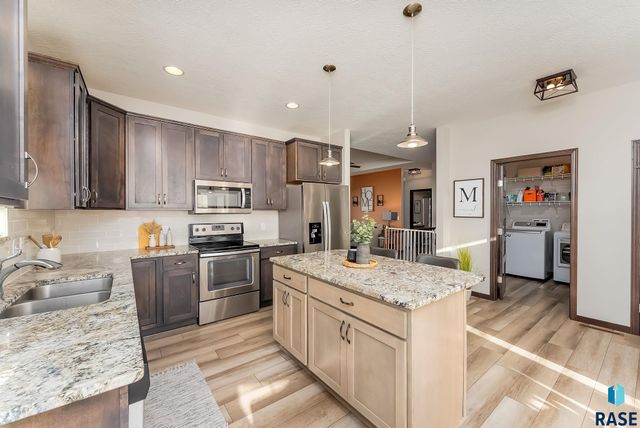 9520 W Keyrell Cir Circle, Sioux Falls, SD 57106