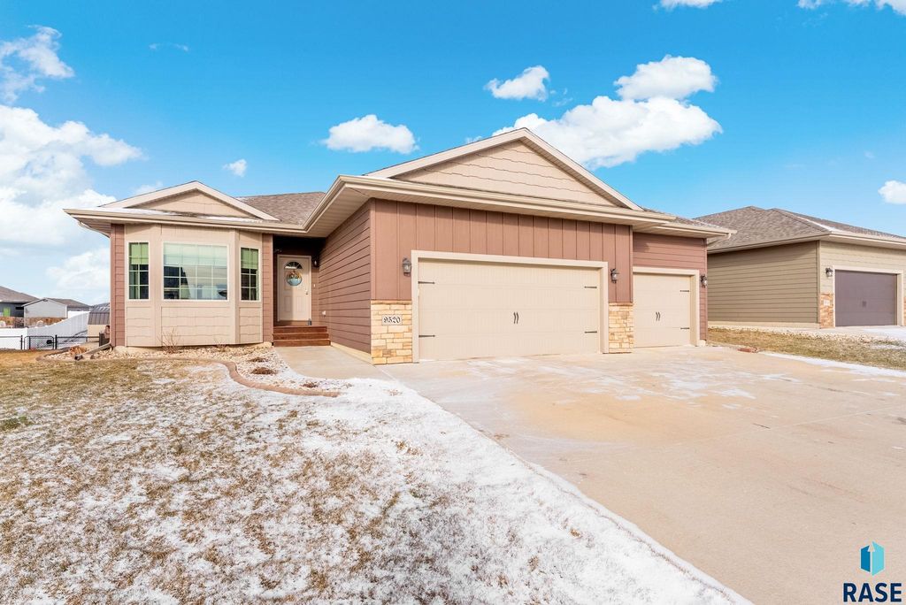 9520 W Keyrell Cir Circle, Sioux Falls, SD 57106