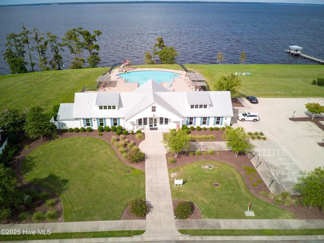 136 E Royal Way, Merry Hill, NC 27957
