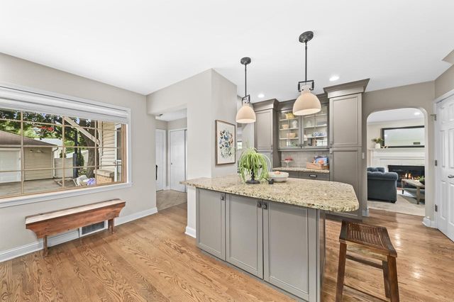 2439 N 81st STREET, Wauwatosa, WI 53213