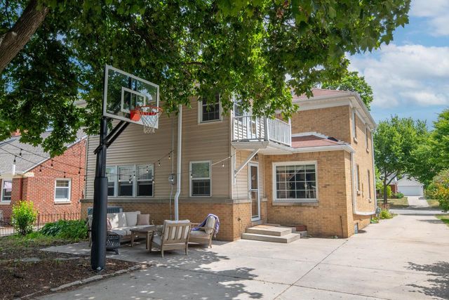 2439 N 81st STREET, Wauwatosa, WI 53213