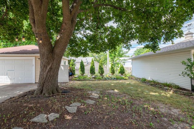 2439 N 81st STREET, Wauwatosa, WI 53213