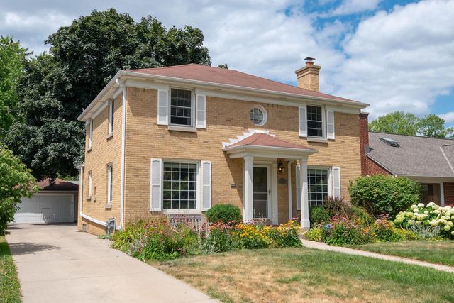 2439 N 81st STREET, Wauwatosa, WI 53213