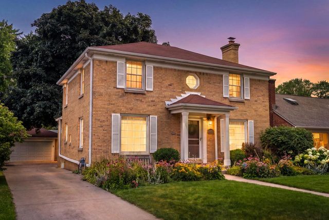 2439 N 81st STREET, Wauwatosa, WI 53213