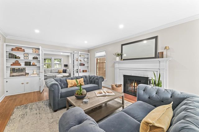 2439 N 81st STREET, Wauwatosa, WI 53213