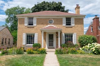 2439 N 81st STREET, Wauwatosa, WI 53213