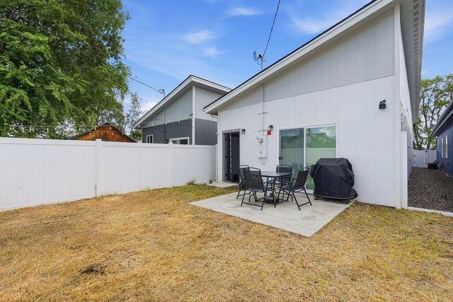 2303 E Longfellow Ave, Spokane, WA 99207