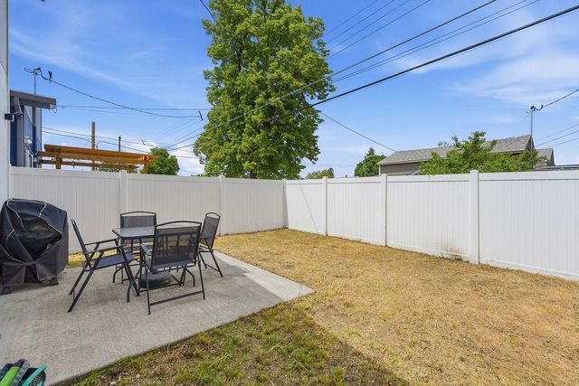 2303 E Longfellow Ave, Spokane, WA 99207