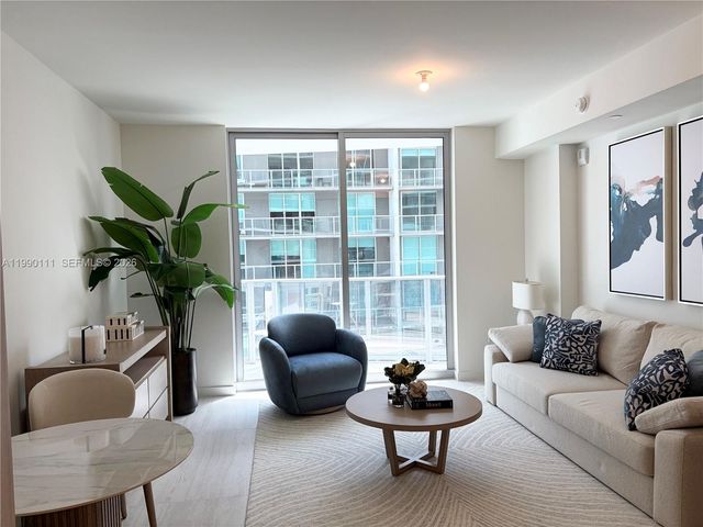 77 SE 5th street 2709, Miami, FL 33131