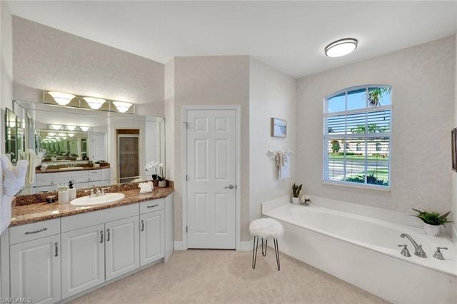 7830 Twin Eagle LN, Fort Myers, FL 33912