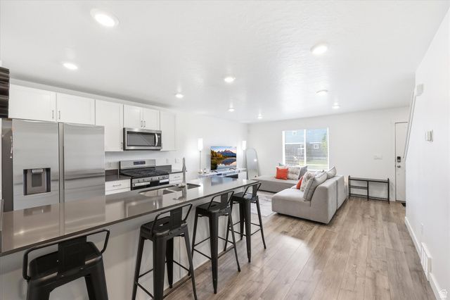 1188 E DOGWATCH DR, Saratoga Springs, UT 84045