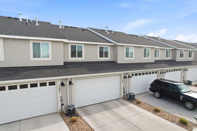 1188 E DOGWATCH DR, Saratoga Springs, UT 84045