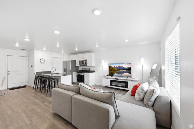 1188 E DOGWATCH DR, Saratoga Springs, UT 84045