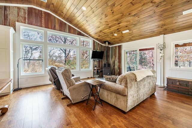 1450 County Road 220, Eureka Springs, AR 72631