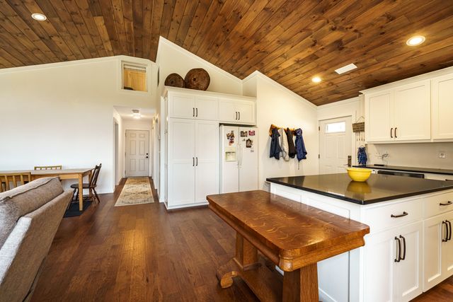 1450 County Road 220, Eureka Springs, AR 72631