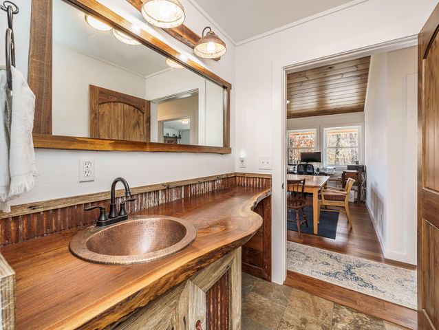 1450 County Road 220, Eureka Springs, AR 72631