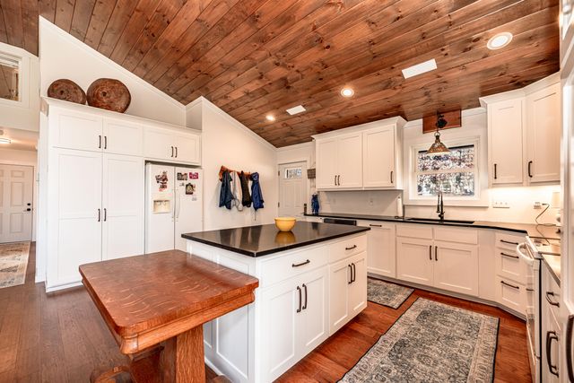 1450 County Road 220, Eureka Springs, AR 72631