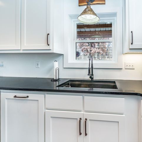 1450 County Road 220, Eureka Springs, AR 72631