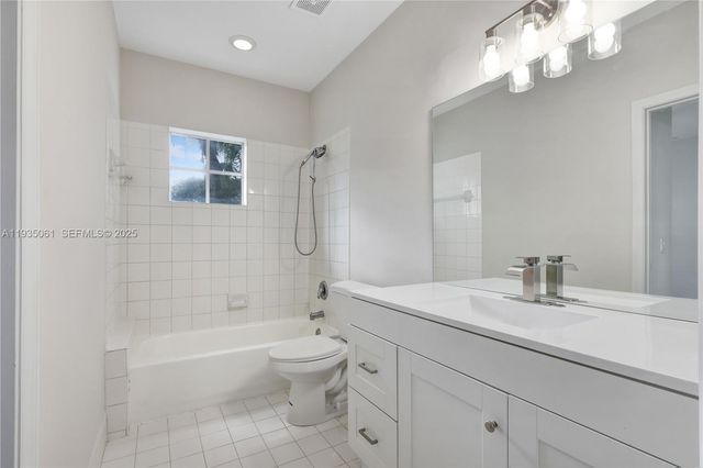 7459 NW 17th Dr, Pembroke Pines, FL 33024