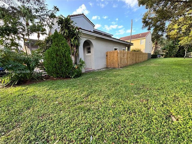7459 NW 17th Dr, Pembroke Pines, FL 33024