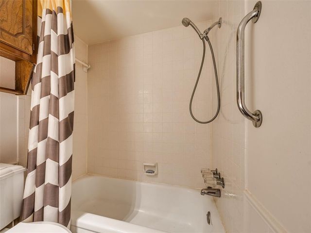 19865 NE 10th Street, Harrah, OK 73045