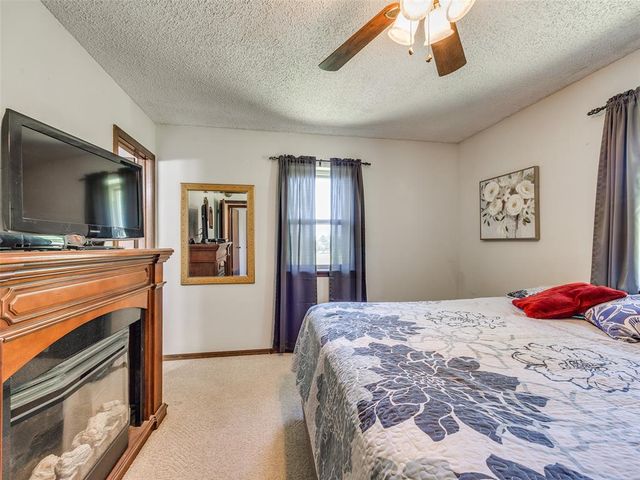 19865 NE 10th Street, Harrah, OK 73045