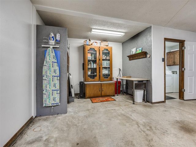 19865 NE 10th Street, Harrah, OK 73045