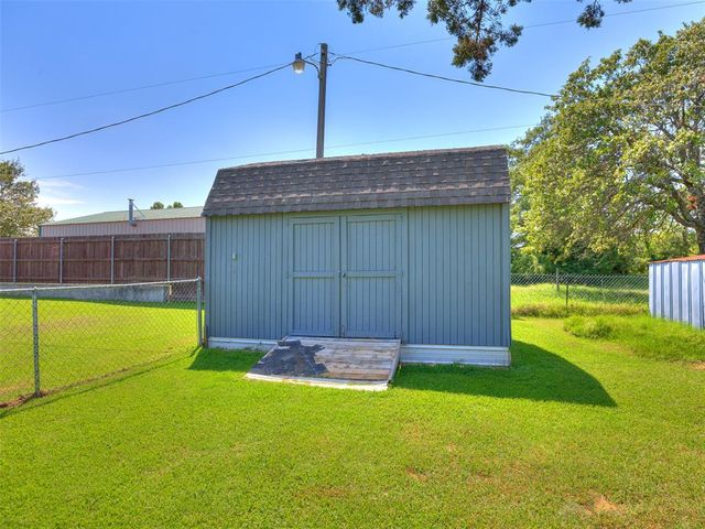 19865 NE 10th Street, Harrah, OK 73045
