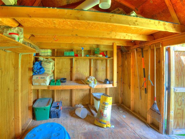 19865 NE 10th Street, Harrah, OK 73045